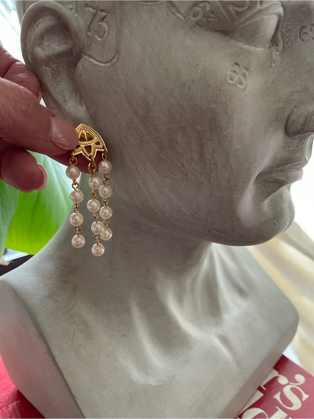 Pearl Cascade Filigree Dangle Earrings in Gold-tone Vintage - Picture 3 of 4